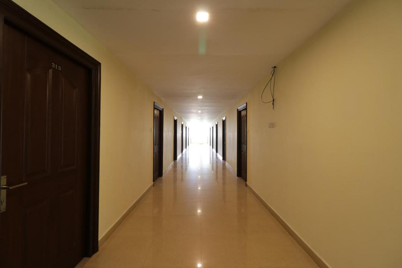 Oyo 29259 Hotel Rama Royal Nellore Exterior foto