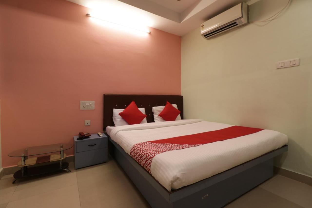 Oyo 29259 Hotel Rama Royal Nellore Exterior foto
